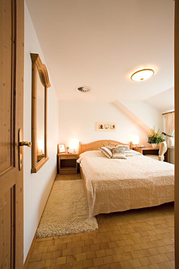 Hotel & Restaurant Braunstein - Pauli'S Stuben Пурбах-ам-Нойзидлер-Зе Экстерьер фото